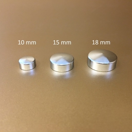 Elegante Zierkappe, Spiegelkopf, Schmuckschraube. Zierkappe-Ø: 18 mm Schraubenkopf-Ø: max: 11 mm 