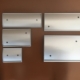 Diese einfach an die Wand klebbaren Schilder sind für Börohäuser, Firmen, Behörden empfohlen in vielen verschiedenen Größen. Schilder mit Aluprofil, mit Abdeckkappen aus Kunststoff und PET-Cover.