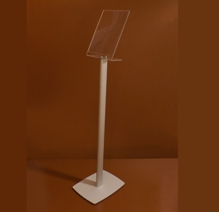 Infoständer mit Sichttasche auf Metallstandfuß.