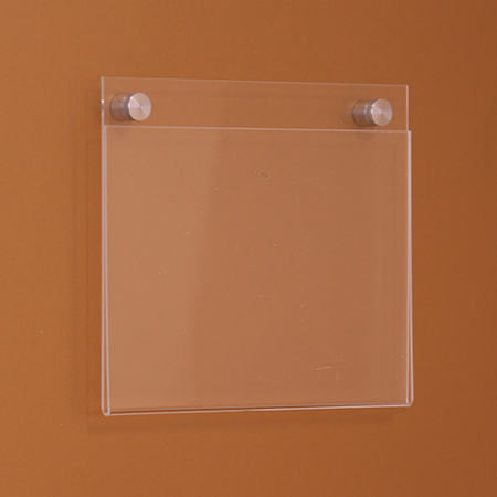 Das Display ist von drei Seiten offen, von einer Seite geschlossen, mit 2 Abstandhaltern, elegante Form.