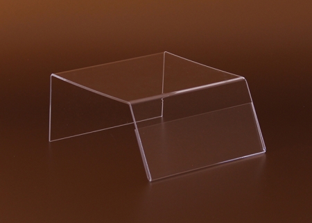 Der Vorderseite des Warenträgers ist doppelt gefaltet und ermöglicht somit einen Einschub für zusätzliche Produkt-oder Preisinformationen. Farbe: transparent