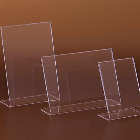 Werbeaufsteller, L-Ständer aus transparentem Plexiglas. Ihre gedruckte Werbung kann einfach von links oder rechts geschoben werden.